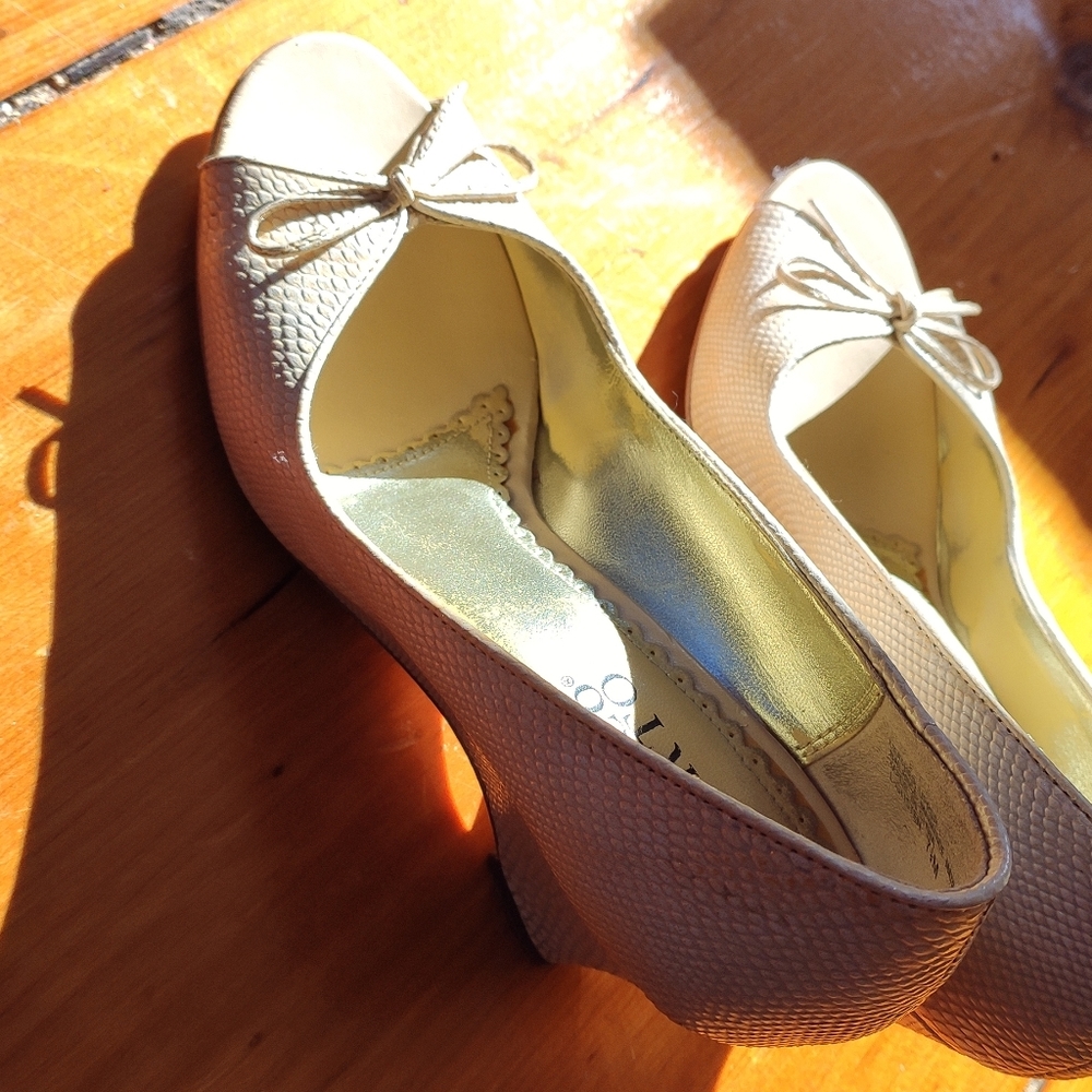 Franco Sarto Creme colored wedge heels